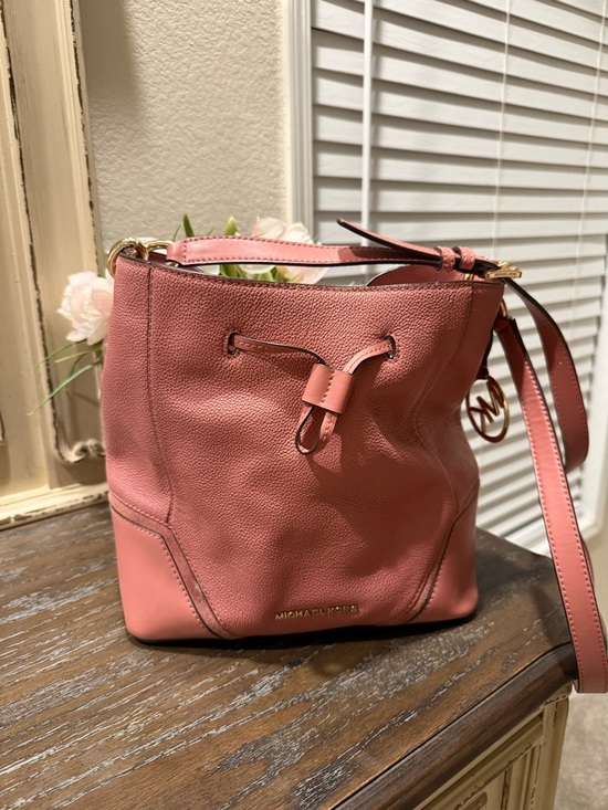 Michael Kors Handbags - Michael Kors Rose Pink Leather Drawstring Bucket Shoulder Bag